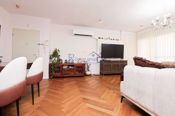 דירה, הגולן 6, קרית השרון, נתניה