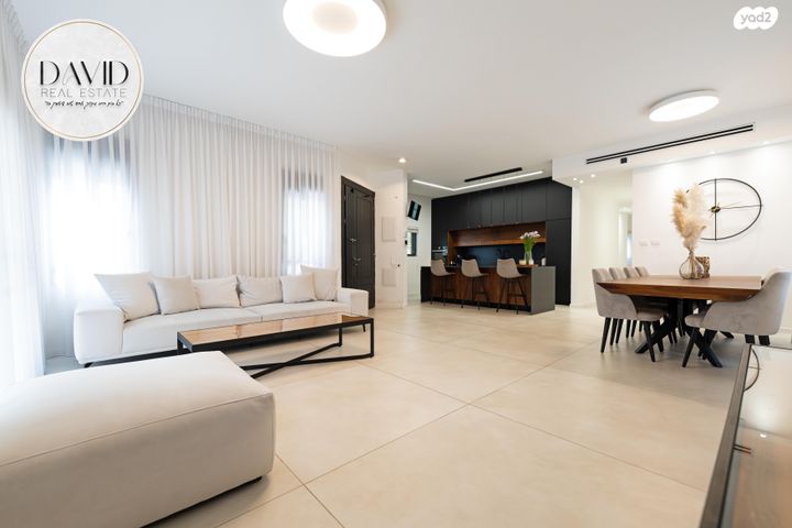 דו משפחתי, הזכוכית 20, בית אליעזר, חדרה