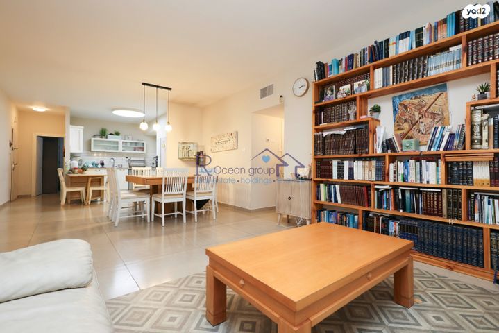 דירה, י.ל. פרץ 5, קרית נורדאו, נתניה