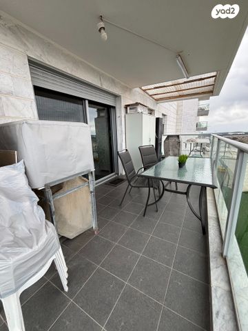 דירה, זלמן שזר, מורשת, מודיעין מכבים רעות