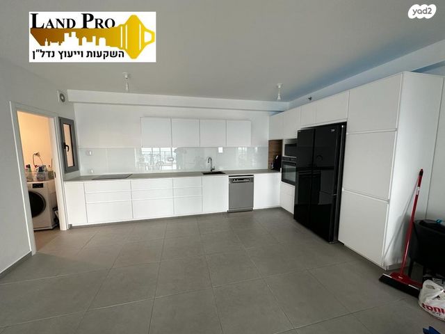 דירה, חיים חפר, הרקפות, ראשון לציון