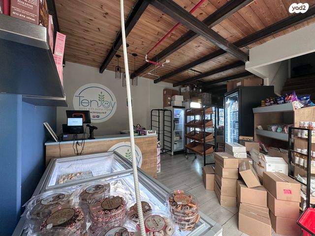 חנויות/ שטח מסחרי, המגינים, מודיעין מכבים רעות