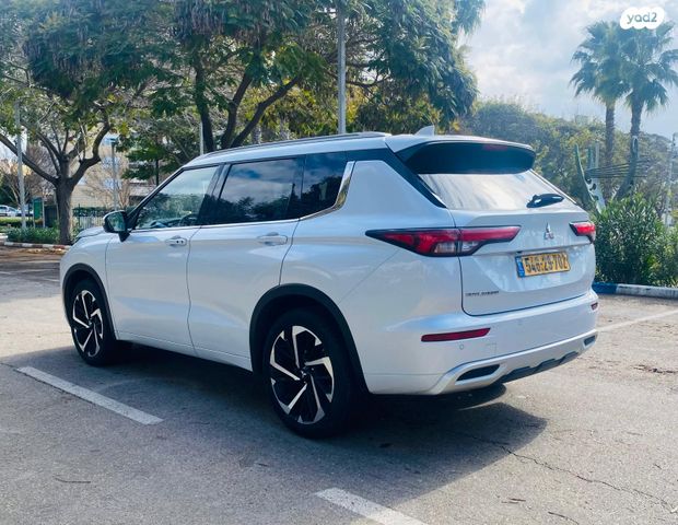 מיצובישי אאוטלנדר