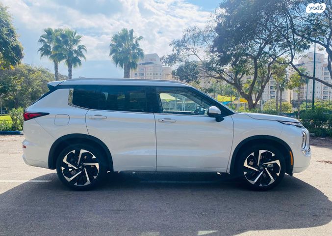 מיצובישי אאוטלנדר