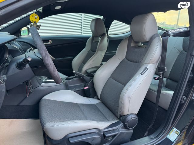 יונדאי ג'נסיס 