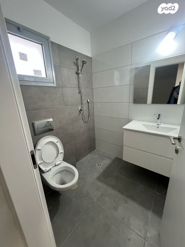 גג/ פנטהאוז, רנ"ס, מוצקין הותיקה, קרית מוצקין