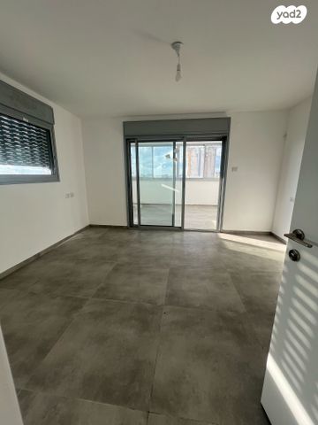 גג/ פנטהאוז, רנ"ס, מוצקין הותיקה, קרית מוצקין