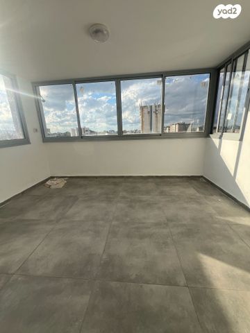 גג/ פנטהאוז, רנ"ס, מוצקין הותיקה, קרית מוצקין