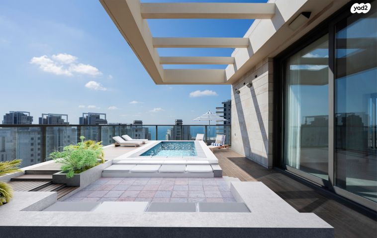 אריק לביא 18