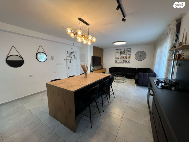 דירה, אלי סיני, נתיבות מערב, נתיבות