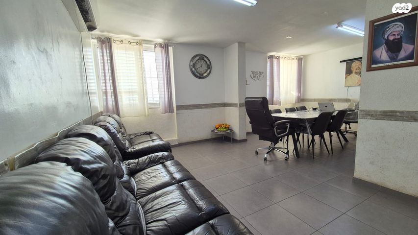 דירה, לוי אשכול, שיכון ד, טבריה