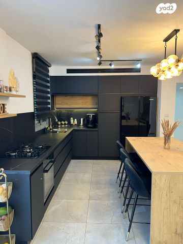 דירה, אלי סיני, נתיבות מערב, נתיבות