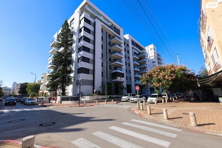 שדרות ירושלים 30