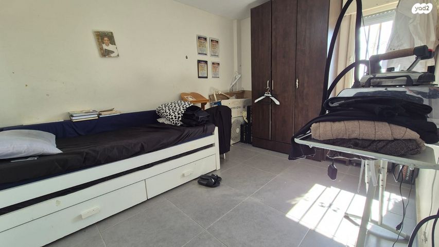 דירה, לוי אשכול, שיכון ד, טבריה