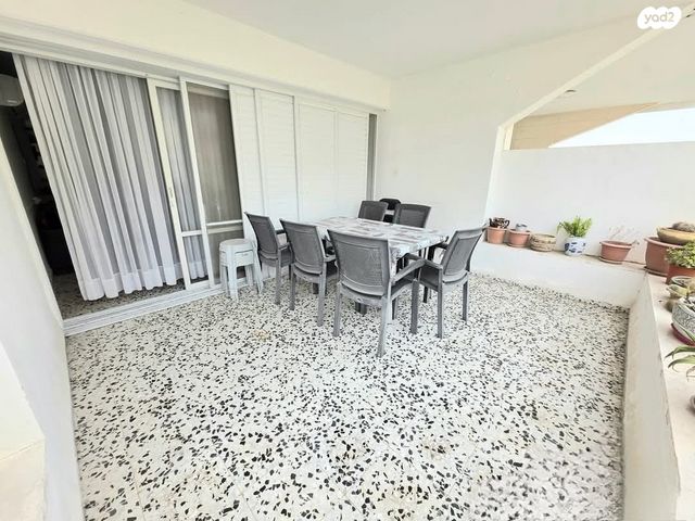 דירה, ש"י עגנון, קרית ים  א', קרית ים