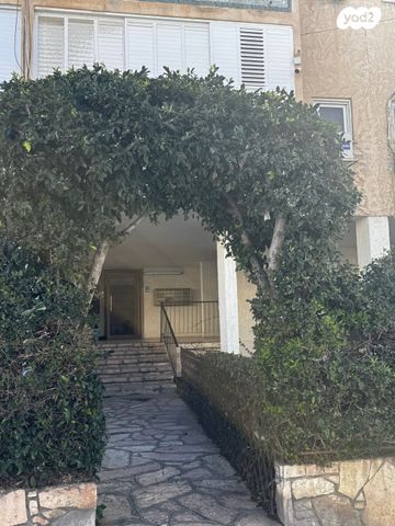 דירה, שדרות בר אילן, דרום מערב ותיק, בת ים