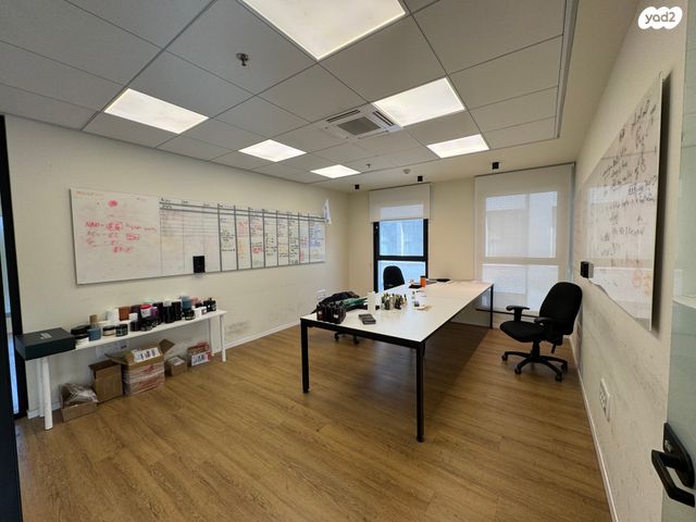 משרדים, היצירה 24, בורסה, רמת גן