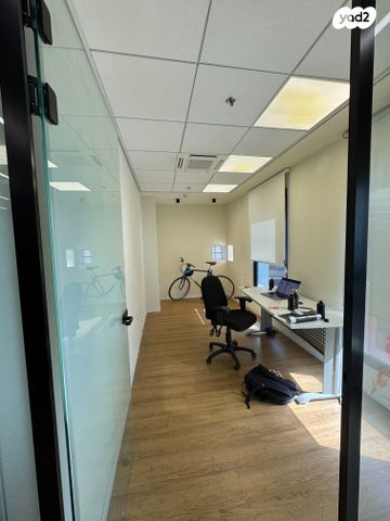 משרדים, היצירה 24, בורסה, רמת גן