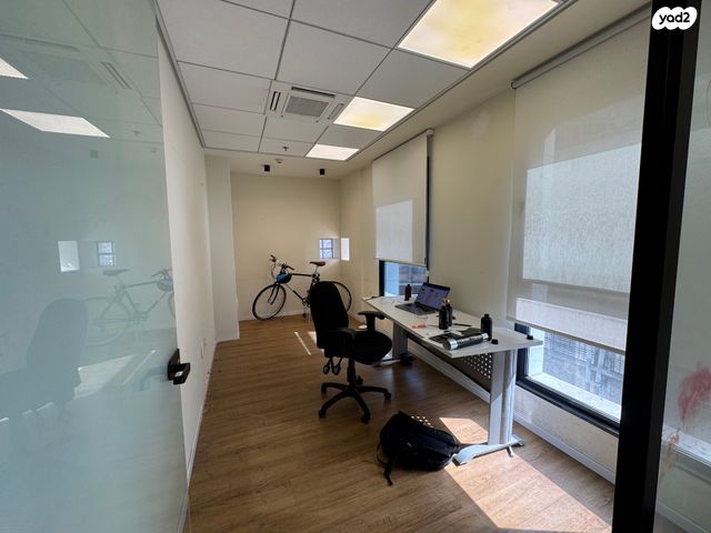 משרדים, היצירה 24, בורסה, רמת גן