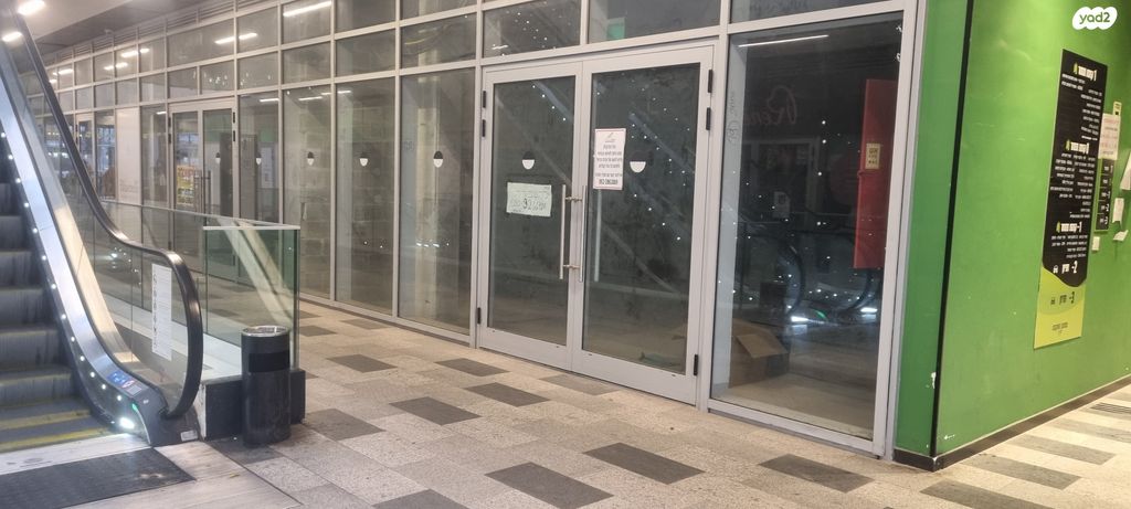 חנויות/ שטח מסחרי, אזור