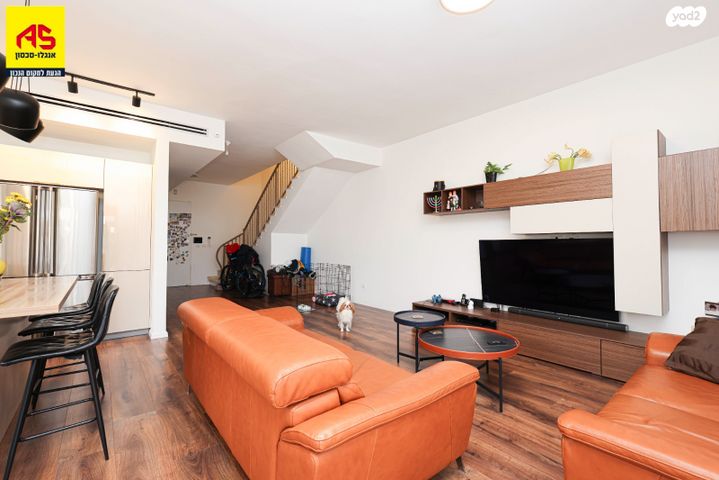 דופלקס, תל מונד