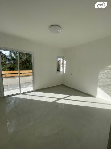 בית פרטי/ קוטג', מרדכי אלקחי, רמת אביב ג', תל אביב יפו