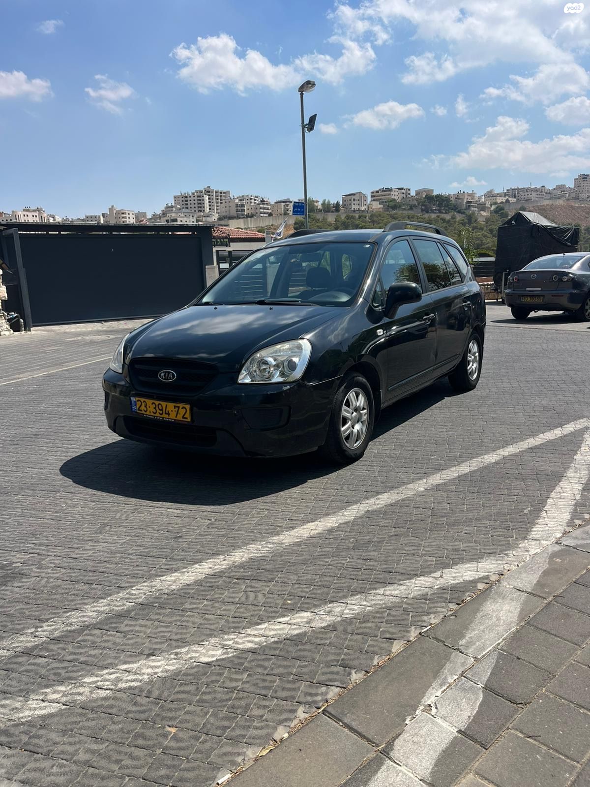 מודעת רכב קיה קארנס
