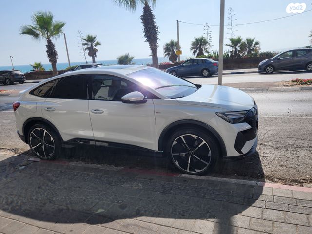 מודעת רכב אאודי Q4 e-tron