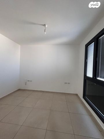 דירה, הרב ניסנבאום 37, אזור תעשיה, בת ים