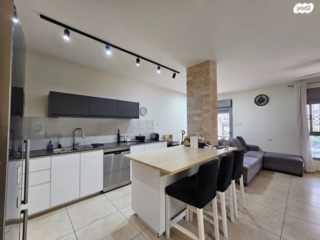 דירה, אנה פרנק, דרום מזרח, בת ים