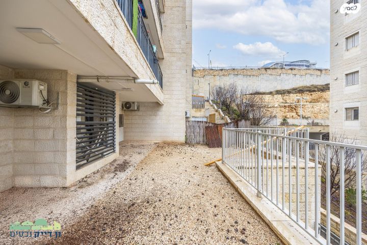 דירת גן, אהרון כהן, חומת שמואל, הר חומה, ירושלים