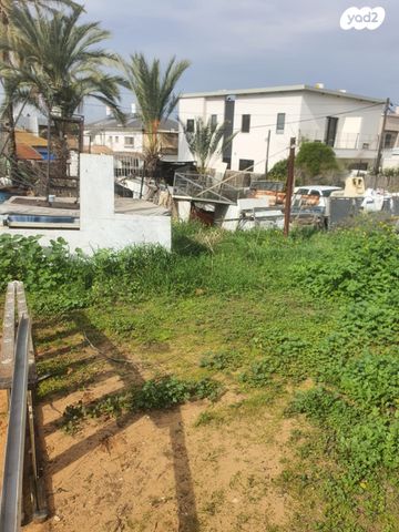 מגרשים, רמב"ם, נווה יוסף, קרית עקרון