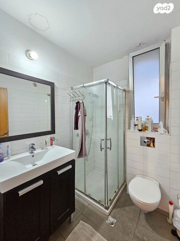 ניסים אלוני 