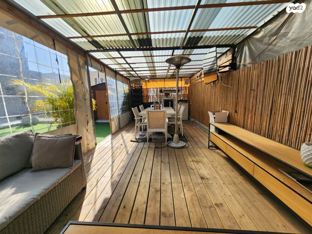 דירת גן, משעול אתרוג, שדרות