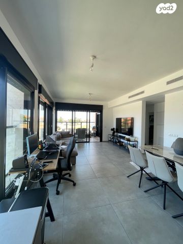 דירה, השחף, גבעת אולגה, חדרה