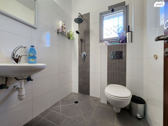 דירת גן, משעול אתרוג, שדרות