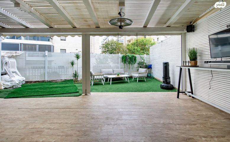 דירת גן, ישראל פולי פוליאקוב, קרית האמנים, מצליח, רמלה