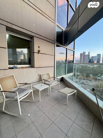 דירה, ניסים אלוני, צמרות איילון, פארק צמרת, תל אביב יפו