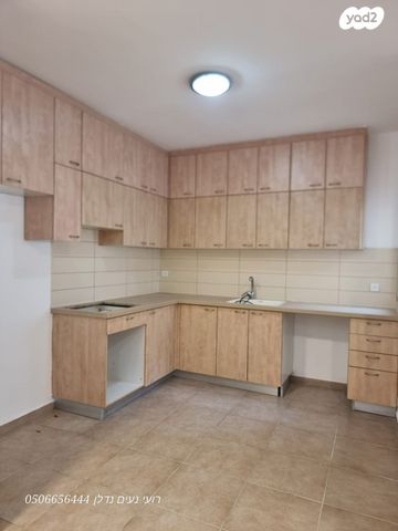 דירה, יוסף, קרית השרון, נתניה