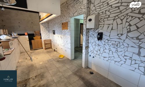 חנויות/ שטח מסחרי, קדימה צורן