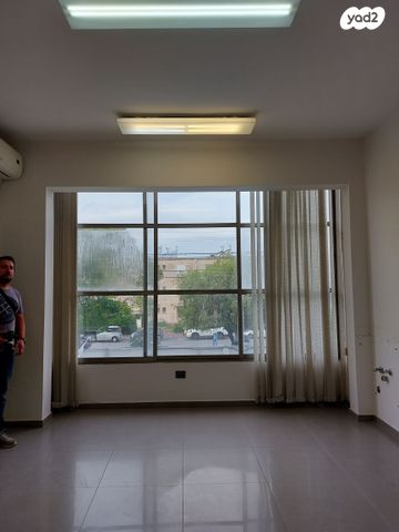 משרדים, שדרות וייצמן, מוצקין הותיקה, קרית מוצקין