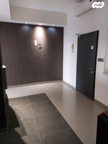 משרדים, שדרות וייצמן, מוצקין הותיקה, קרית מוצקין