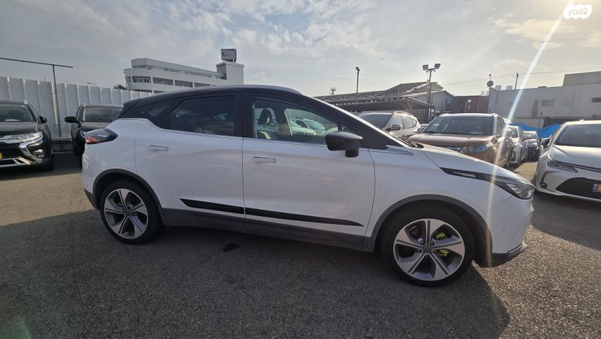 מודעת רכב ג׳ילי Geometry C