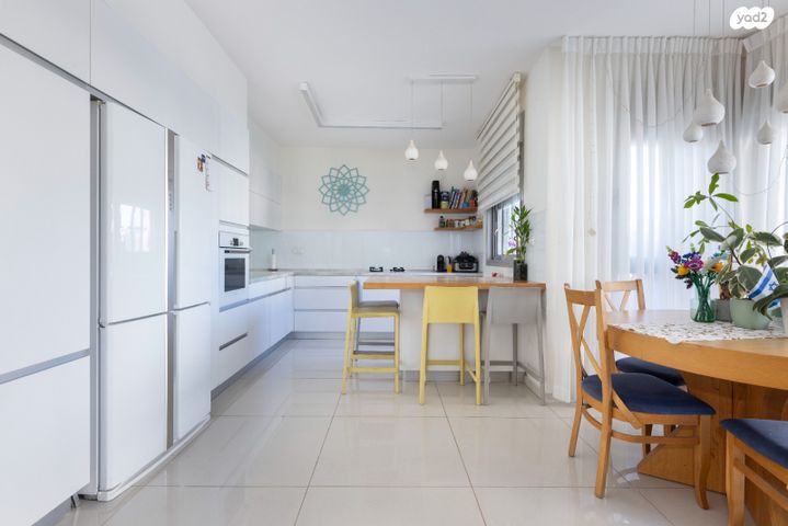 גג/ פנטהאוז, שדרות המעפילים, ארגמן, נס ציונה