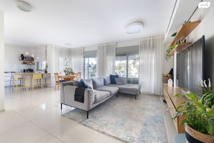 גג/ פנטהאוז, שדרות המעפילים, ארגמן, נס ציונה