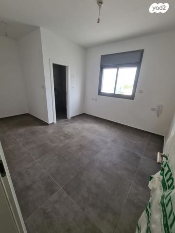 דירה, אריאל שרון, נווה שרון / שער העיר, נתיבות