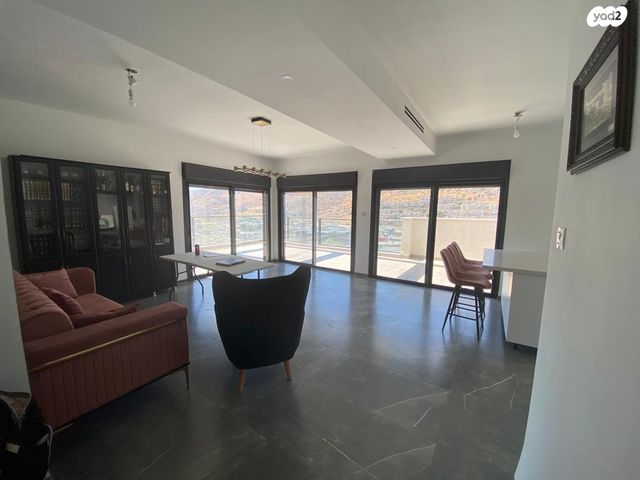 גג/ פנטהאוז, טבור הארץ, קרית שמואל, טבריה