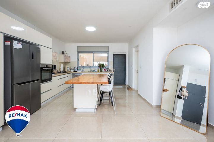 דירת גן, גבעת עדן, זכרון יעקב