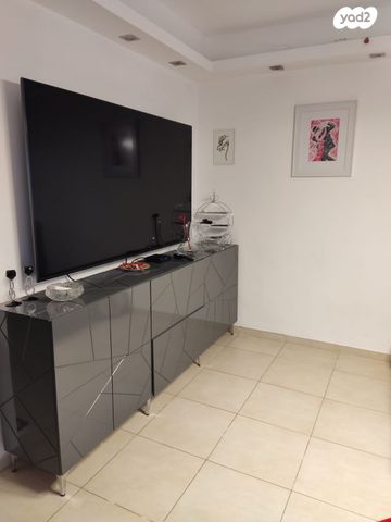 דירת גן, דוד ניב, פסגת זאב, ירושלים