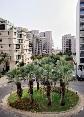 הגוש הגדול, רמת אביב החדשה, נופי ים